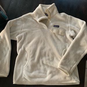 Nice comfortable cream Patagonia pull over 1/4 zip